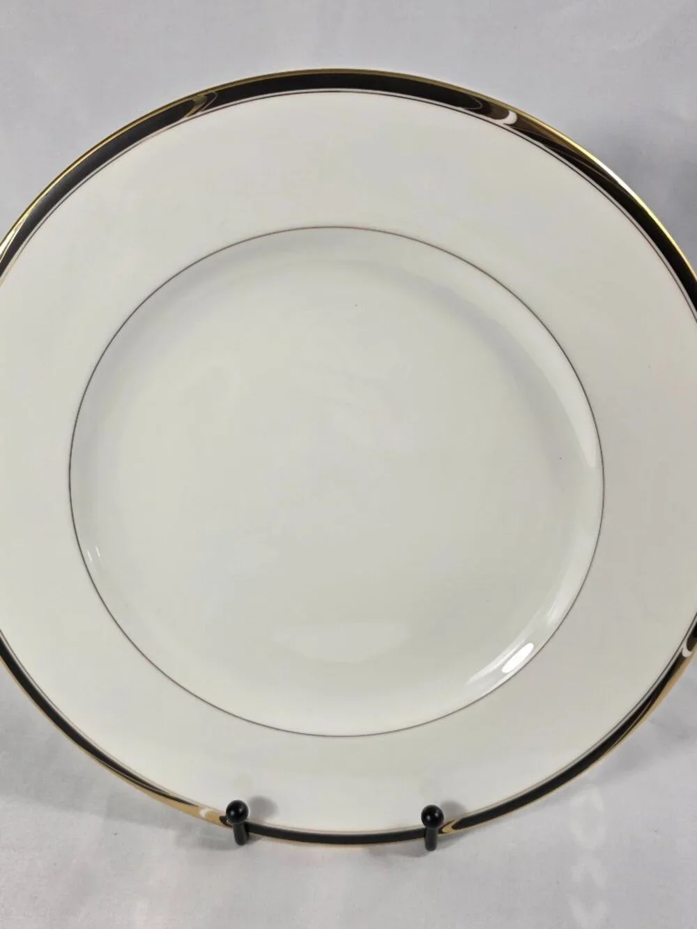 ONE Mikasa Academy Bone China Dinner Plates White with Black & Gold Band NEW